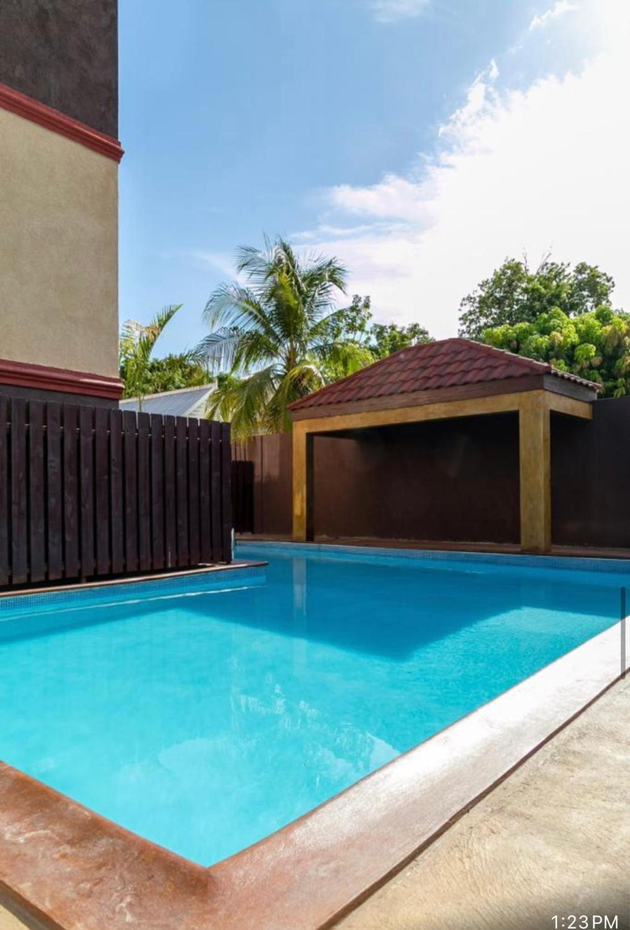 Metcalfe Luxury One Bedroom Suite Kingston Exterior foto